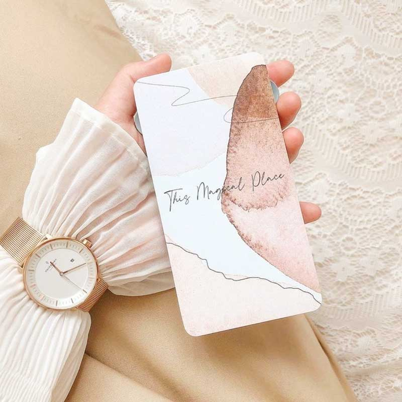 ナチュラルな背景にロゴをプリントしておしゃれな販促グッズに